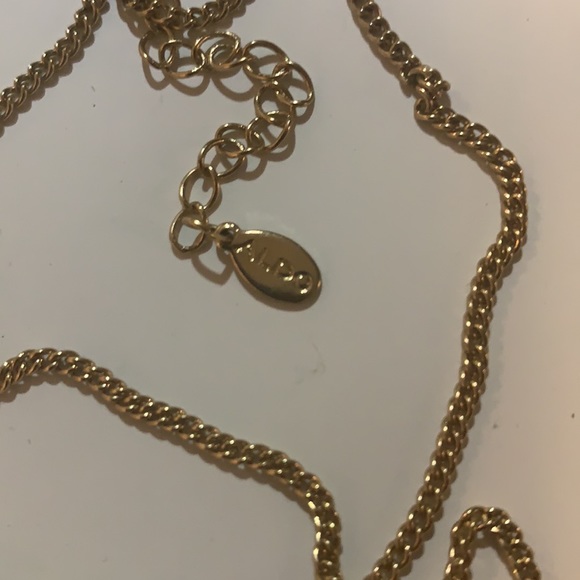 Aldo necklace gold tone flowers. - Picture 5 of 5